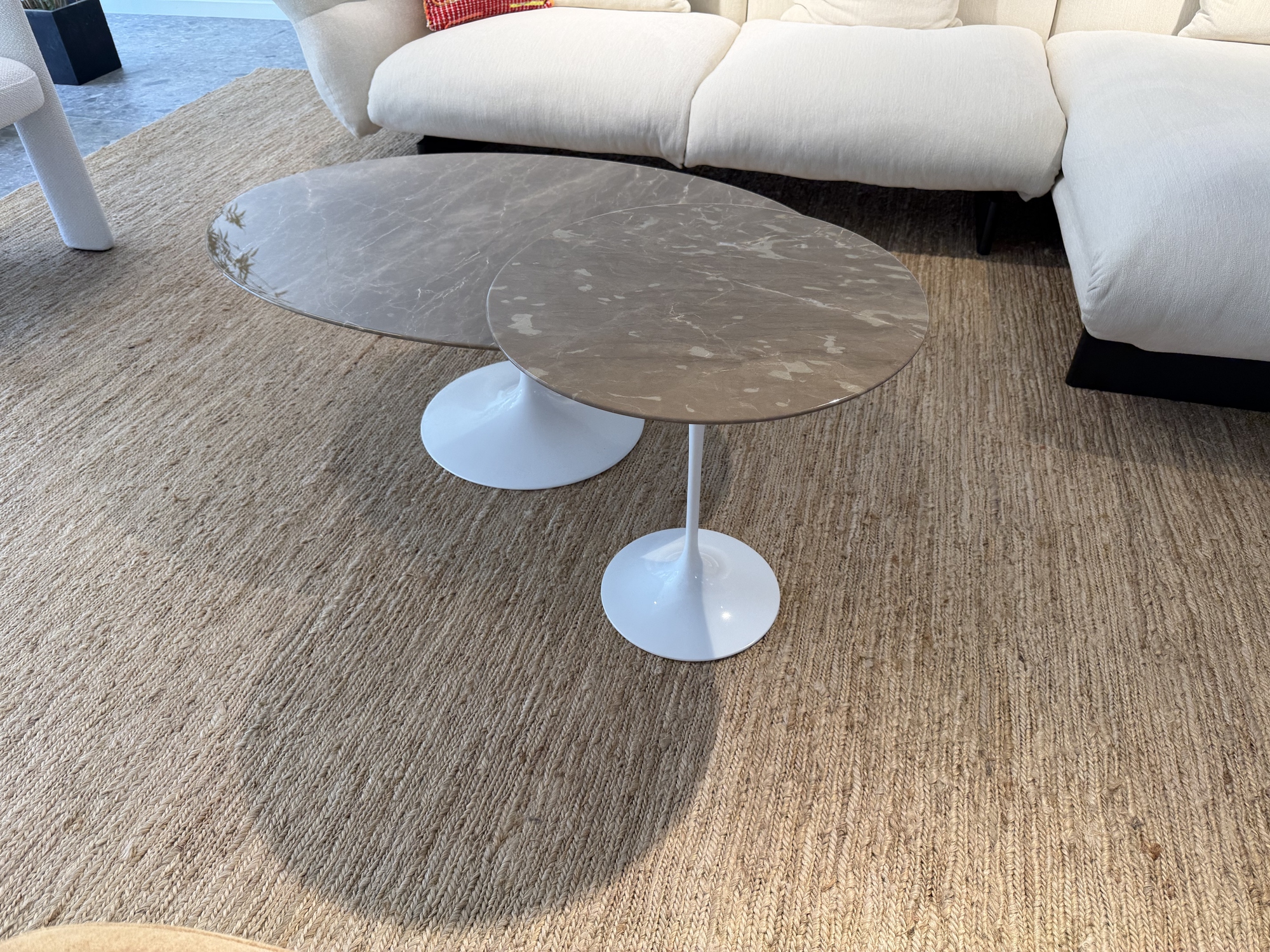 Knoll-Saarinen salontafels in marmer Emperador light