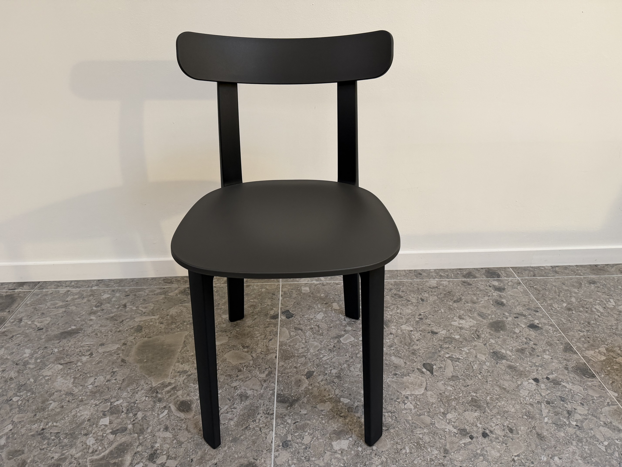 Vitra- stoel APC Jasper Morrison